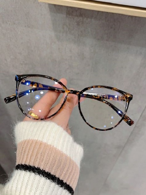 Benefits of Clear Glasses Frames: See Clearly, Look Stylish.