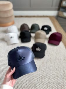 Easy DIY Methods to Clean a Fitted Hat.