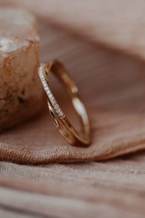 Explore Stunning Women's Wedding Ring Designs