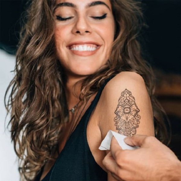 Learn how to apply temporary tattoos 