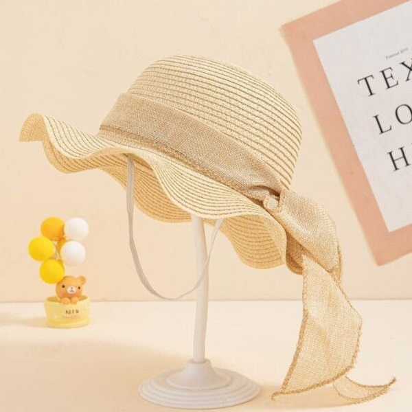 Discover how sun hats effectively shield your face