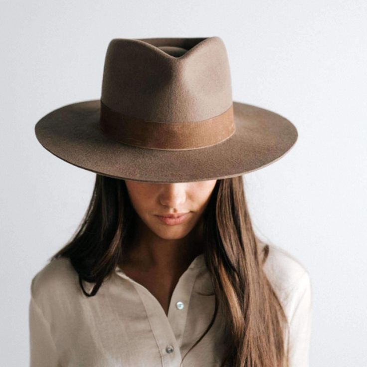 Discover the perfect woman's hat