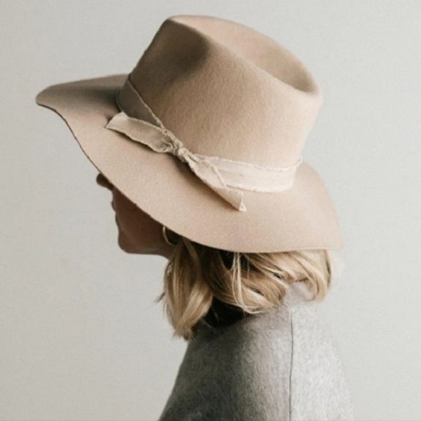 Discover the perfect woman's hat