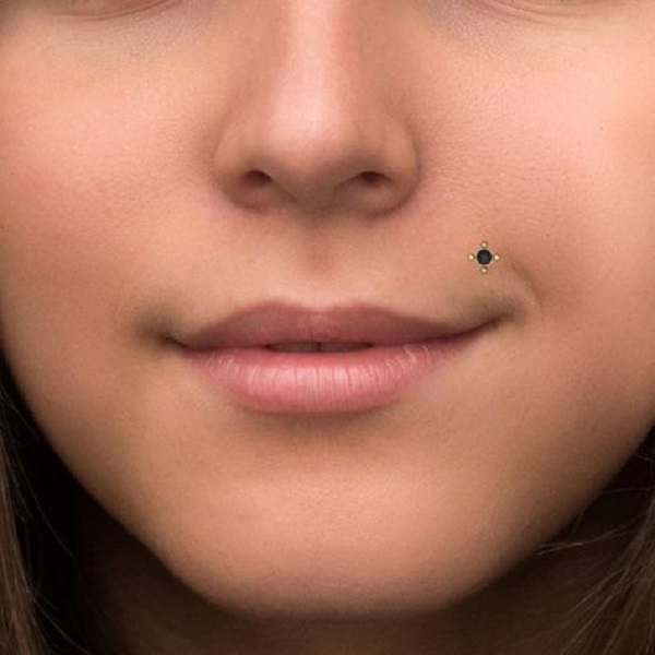 Discover the pain level of a vertical labret piercing