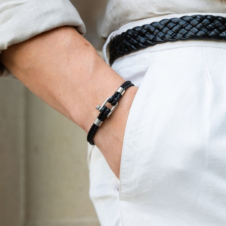 stylish leather bracelets