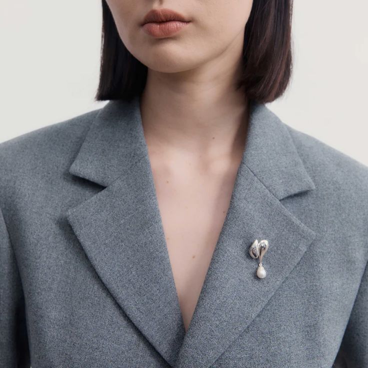 brooch pin