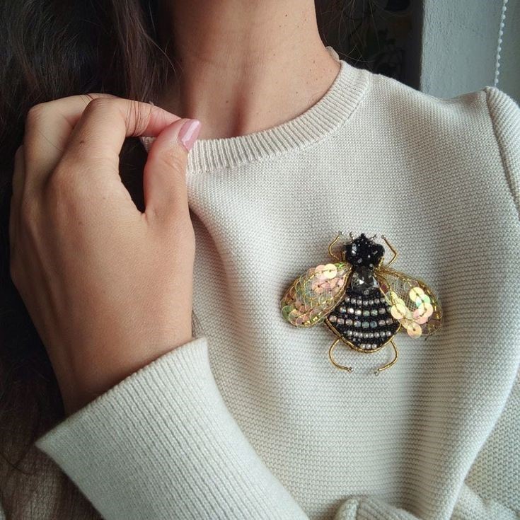 elegant bee brooch