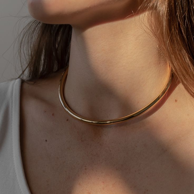 gold choker necklace