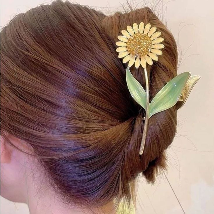 trendy flower hair clip