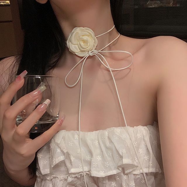 flower necklace